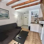 Mezzanine Avec Terrasse A Saint-aygulf, Proche - Fr-1-226a-207 Fréjus