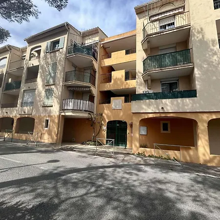 Apartament Mezzanine Avec Terrasse A Saint-aygulf, Proche - Fr-1-226a-207