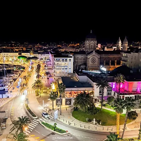 Mezzanine Avec Terrasse A Saint-aygulf, Proche - Fr-1-226a-207 *