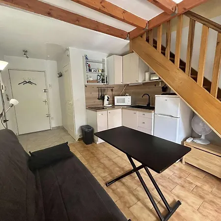 Mezzanine Avec Terrasse A Saint-aygulf, Proche - Fr-1-226a-207 * Fréjus